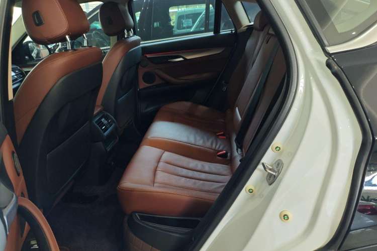 Used BMW X6 2018 xDrive35i Leading Model Left Rear Seat