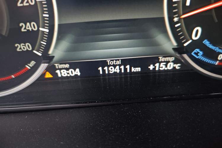 Used BMW X6 2018 xDrive35i Leading Model Odometer Close Up