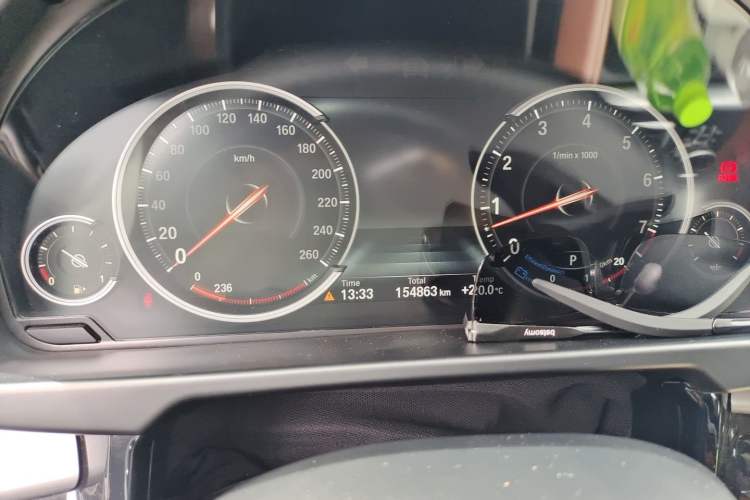 Used BMW X6 2018 xDrive35i Leading Model Odometer Close Up