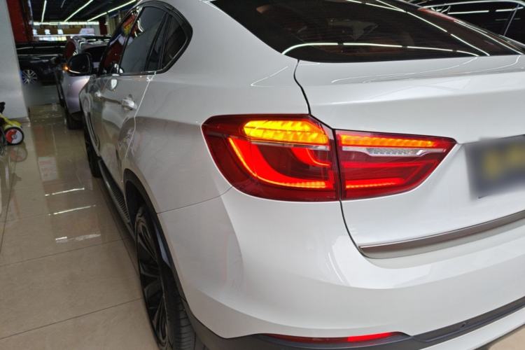 Used BMW X6 2018 xDrive35i Leading Model Rear Left 45 Deg