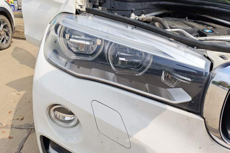 Used BMW X6 2018 xDrive35i Base Model Middle East Right Front Headlight