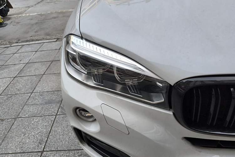 Used BMW X6 2018 xDrive28i Right Front Headlight