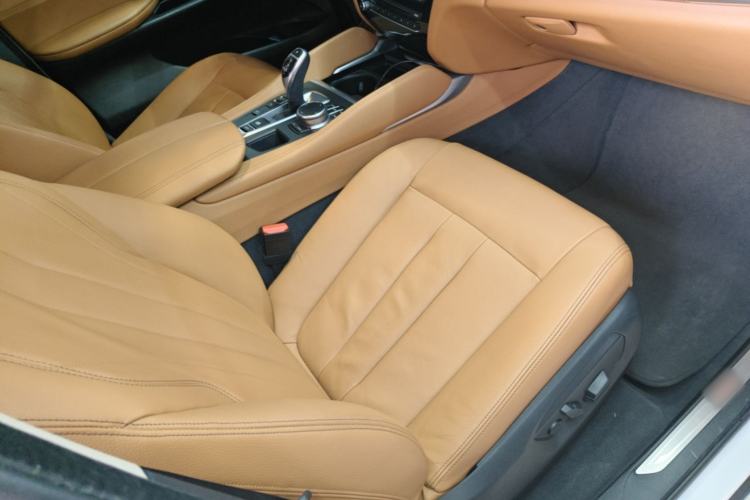 Used BMW X6 2018 xDrive35i Leading Model Right Front Seat