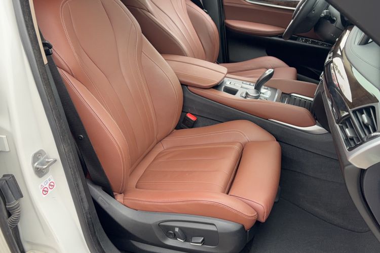 Used BMW X6 2018 xDrive28i Right Front Seat