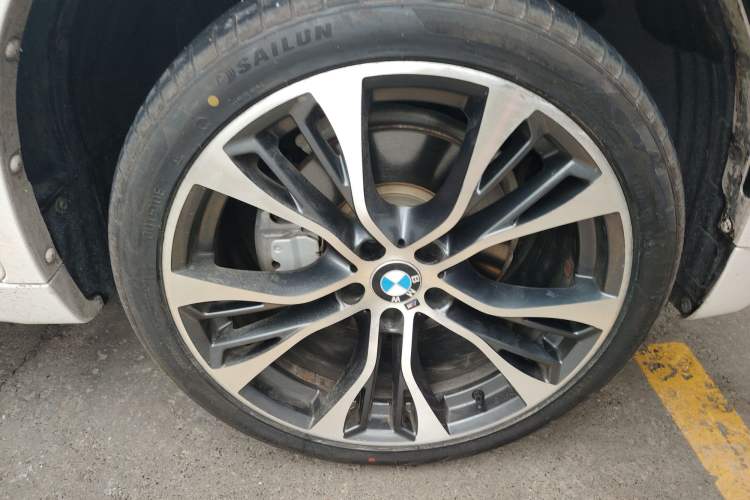 Used BMW X6 2018 xDrive35i M Sport Luxury Edition Right Front Wheel Hub