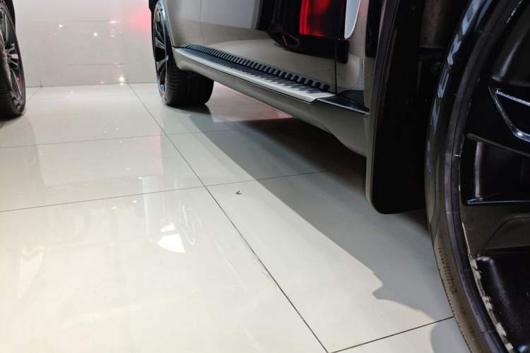 Used BMW X6 2018 xDrive35i Leading Model Right Side Sill