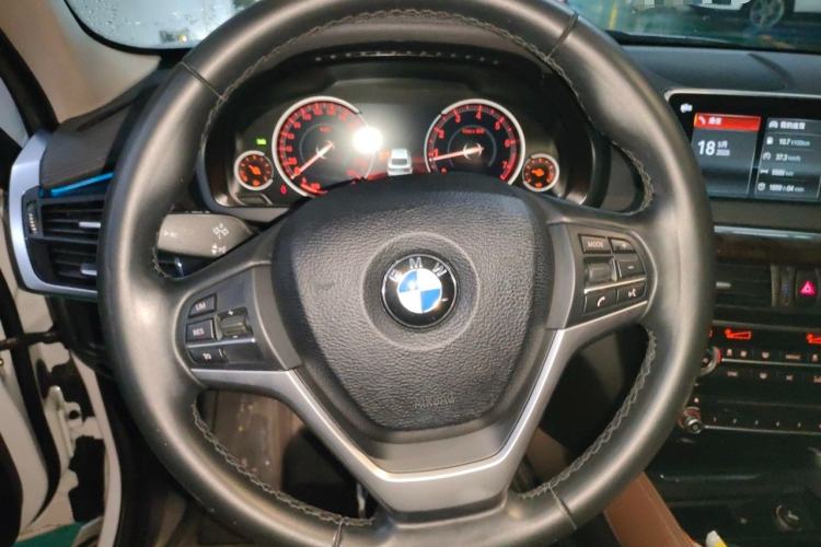 Used BMW X6 2018 xDrive28i Steering Wheel