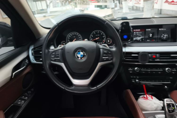 Used BMW X6 2018 xDrive35i Leading Model Steering Wheel