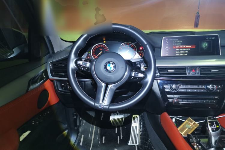 Used BMW X6 2018 xDrive35i Base Model Middle East Steering Wheel
