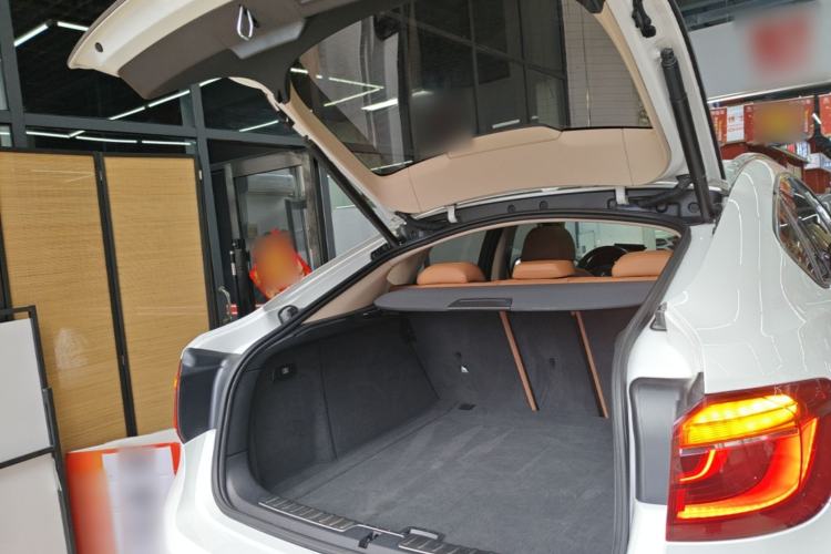 Used BMW X6 2018 xDrive35i Leading Model Trunk