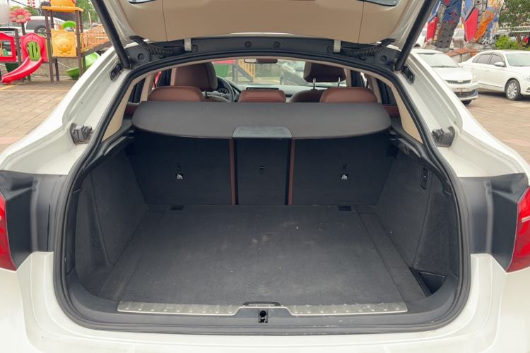 Used BMW X6 2018 xDrive28i Trunk