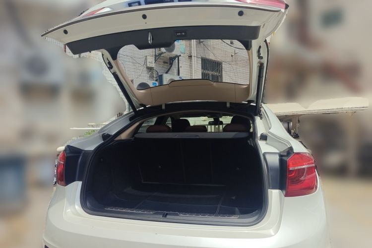 Used BMW X6 2018 xDrive28i Trunk
