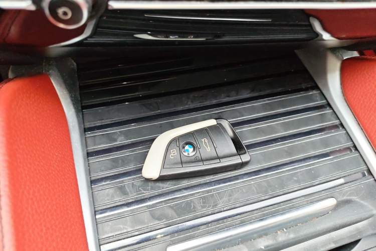 Used BMW X6 2018 xDrive35i Base Model Middle East Vehicle Key