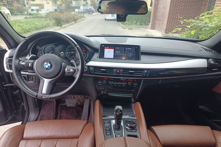 Used BMW X6 2019 xDrive35i Luxury Model with M Sport Package Center Console