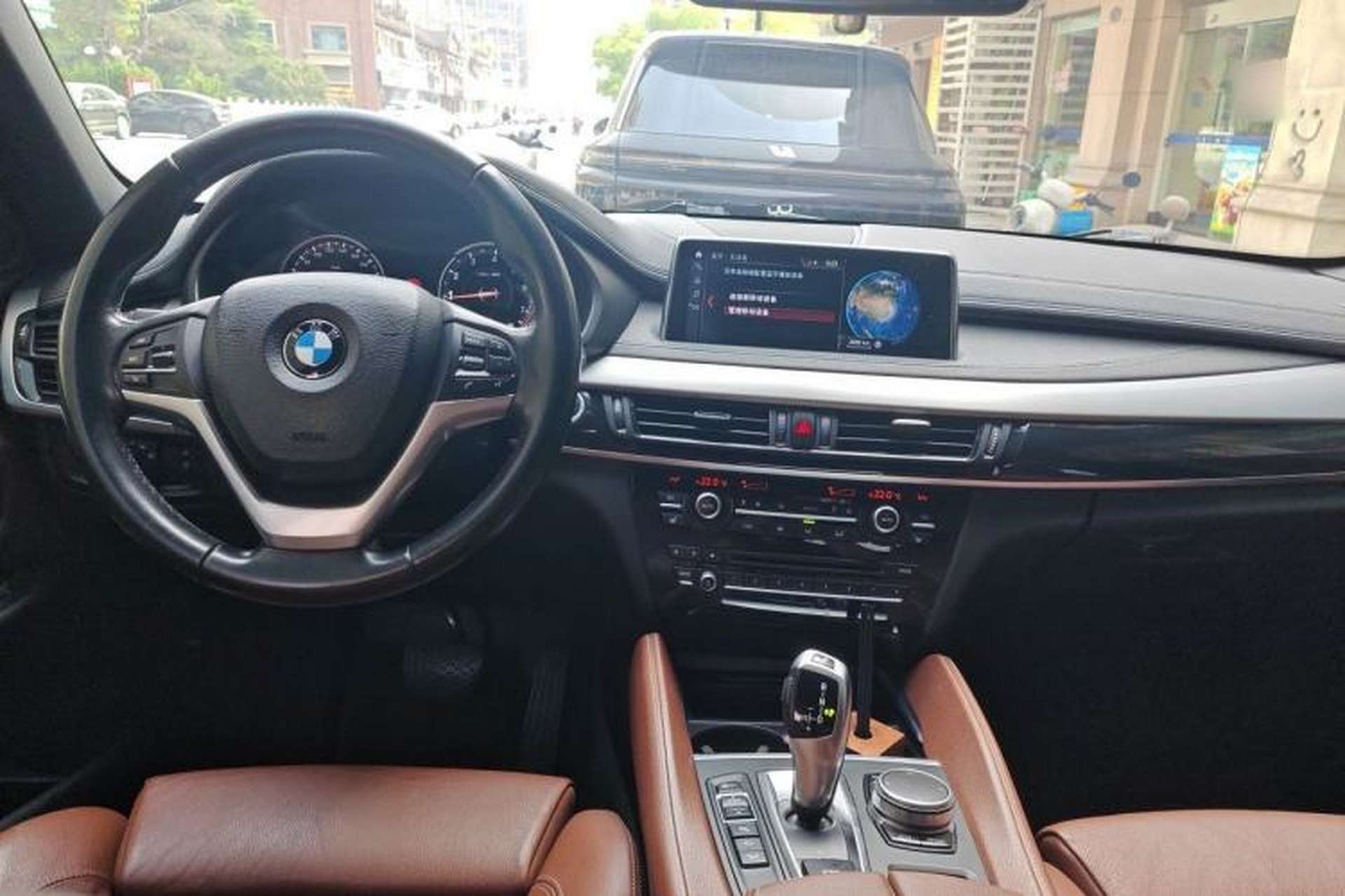 Used BMW X6 2019 xDrive28i M Sport Package Center Console