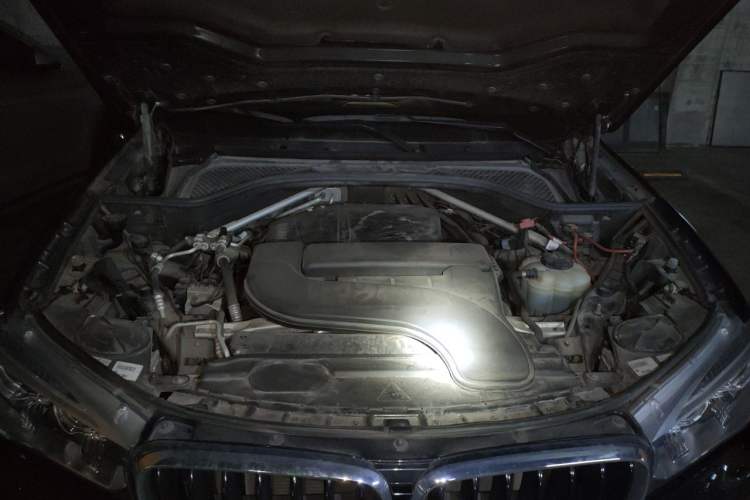 Used BMW X6 2019 xDrive28i M Sport Package Engine Bay