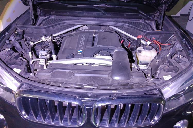 Used BMW X6 2019 xDrive35i Luxury Model with M Sport Package Engine Bay