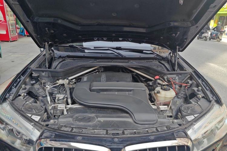 Used BMW X6 2019 xDrive28i M Sport Package Engine Bay