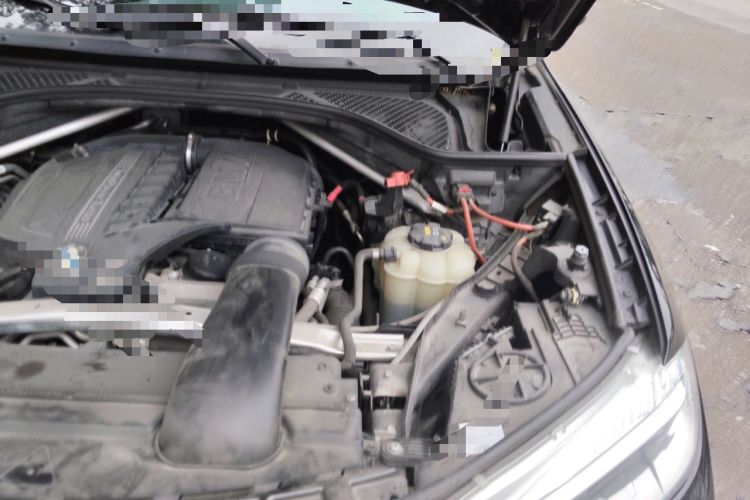 Used BMW X6  Engine Bay Left