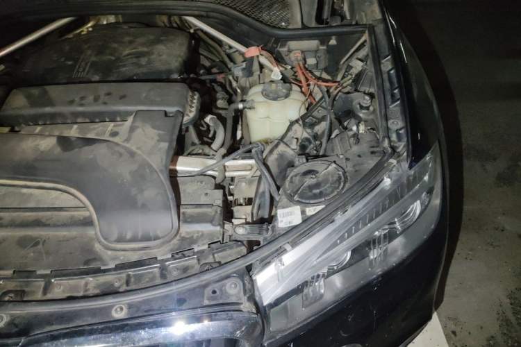 Used BMW X6 2019 xDrive28i M Sport Package Engine Bay Left
