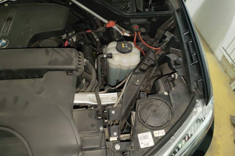 Used BMW X6 2019 xDrive28i M Sport Package Engine Bay Left
