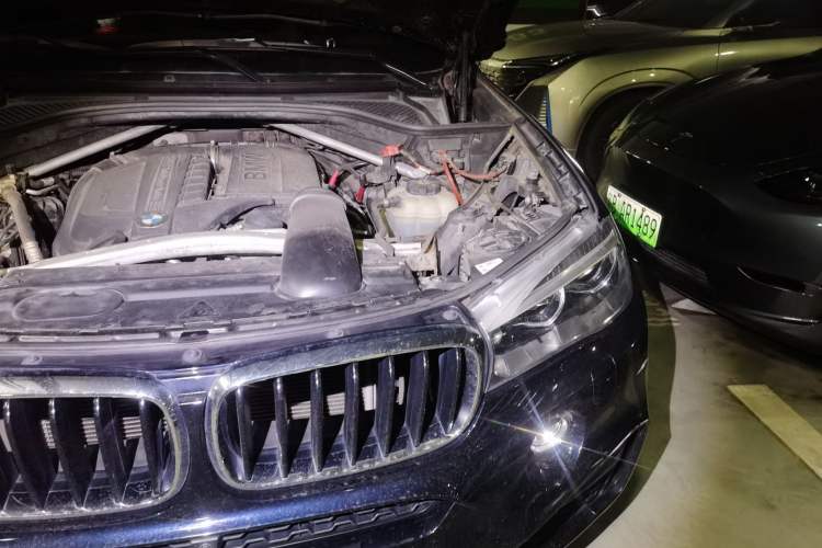 Used BMW X6 2019 xDrive35i Luxury Model with M Sport Package Engine Bay Left