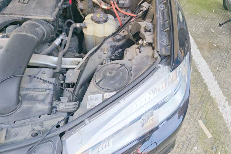 Used BMW X6 2019 xDrive35i M Sport Package Engine Bay Left