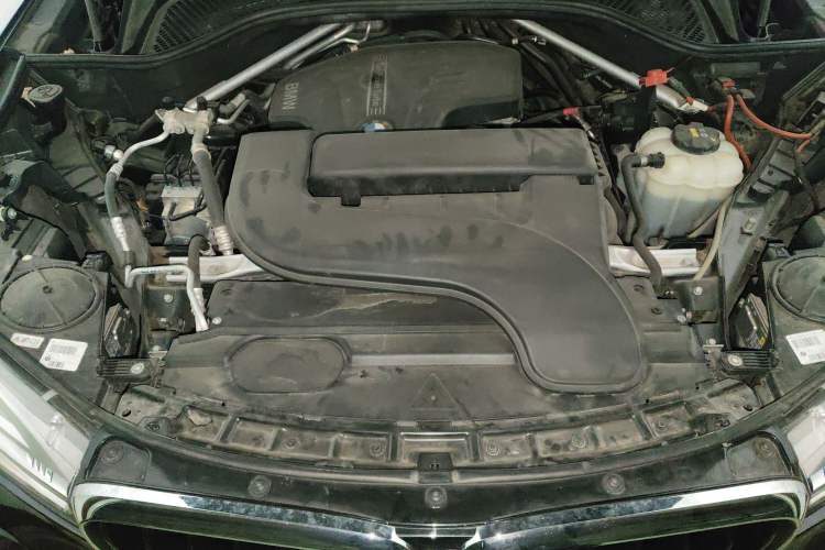 Used BMW X6 2019 xDrive28i M Sport Package Engine Bay