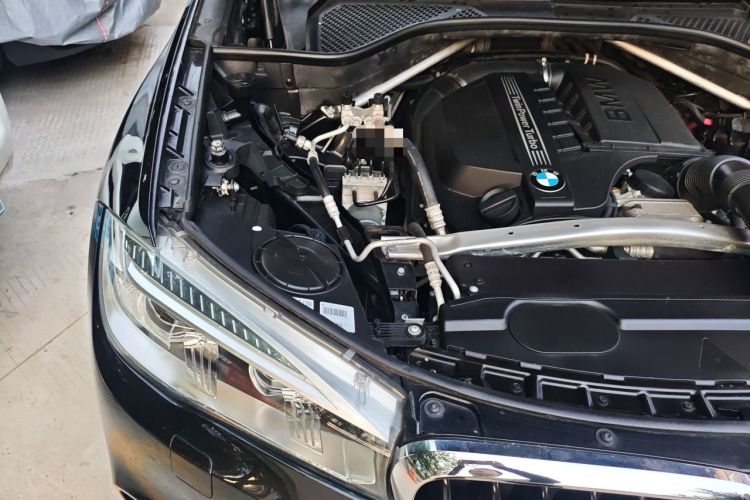 Used BMW X6 2019 xDrive35i M Sport Package Engine Bay Right