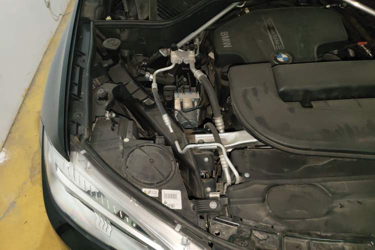 Used BMW X6 2019 xDrive28i M Sport Package Engine Bay Right