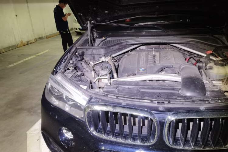 Used BMW X6 2019 xDrive35i Luxury Model with M Sport Package Engine Bay Right