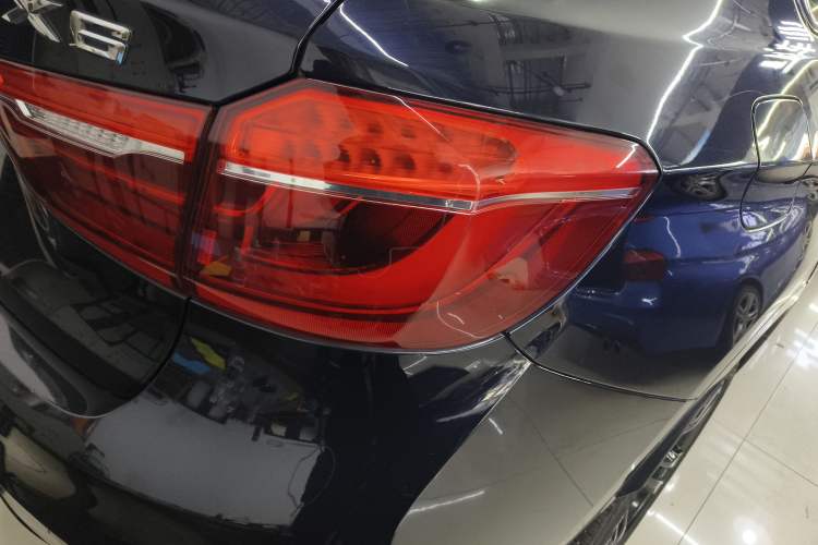 Used BMW X6 2019 xDrive35i Luxury Model with M Sport Package Exterior 6