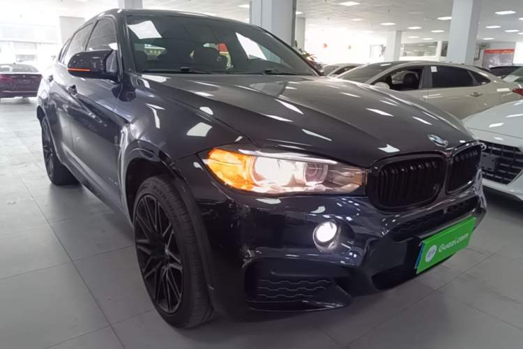 Used BMW X6 2019 xDrive35i M Sport Package Front Right 45 Deg