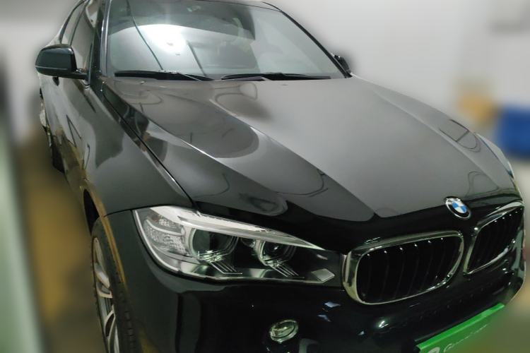 Used BMW X6 2019 xDrive28i M Sport Package Front Right 45 Deg