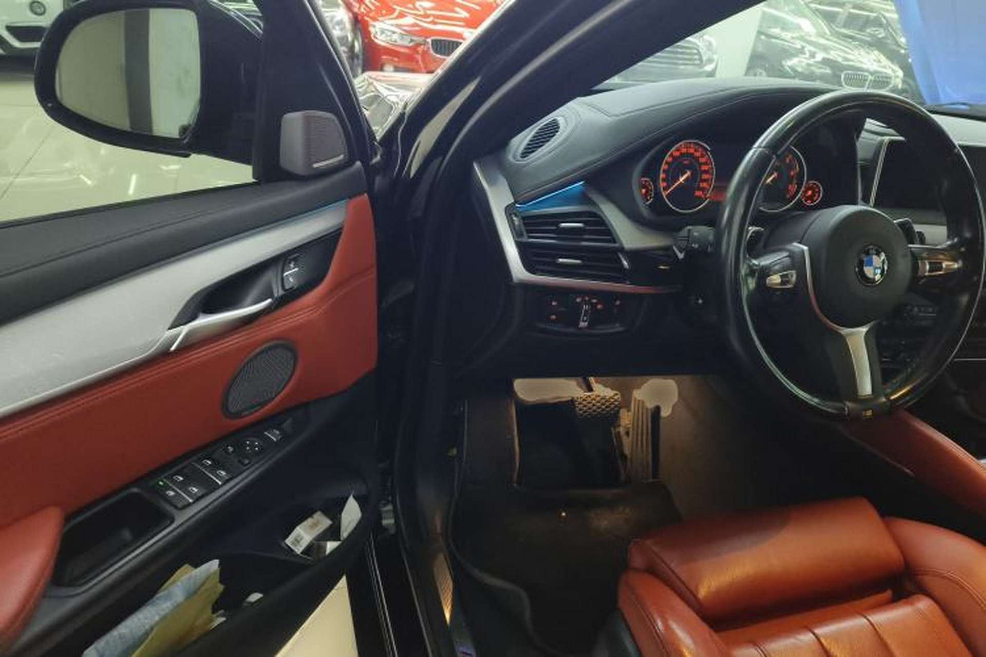 Used BMW X6 2019 xDrive35i Luxury Model with M Sport Package Interior 3