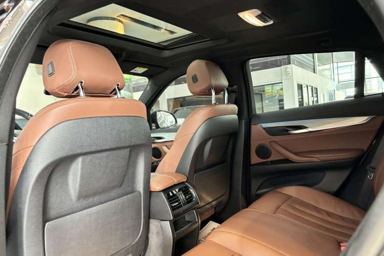 Used BMW X6 2019 xDrive28i M Sport Package Interior 4