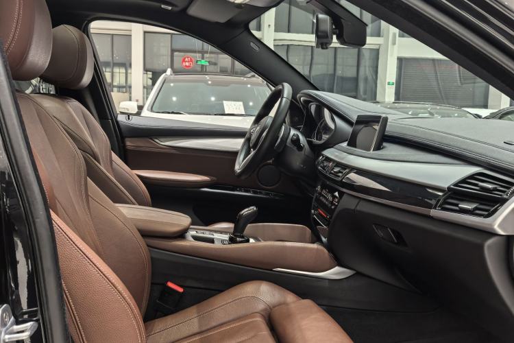 Used BMW X6 2019 xDrive35i M Sport Package Interior 4