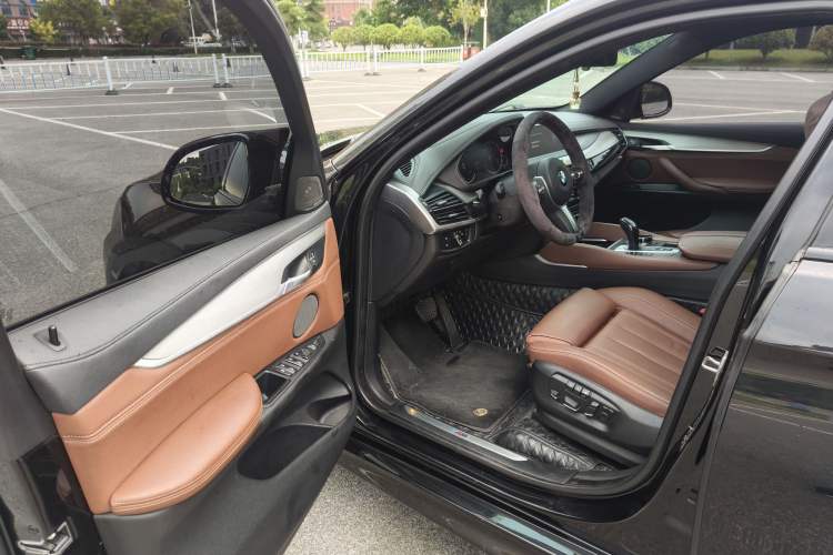 Used BMW X6 2019 xDrive35i M Sport Package Interior 6