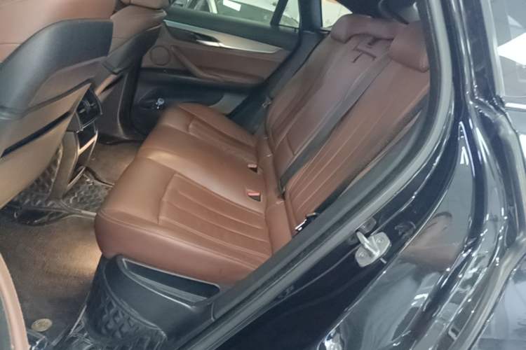 Used BMW X6 2019 xDrive35i M Sport Package Left Rear Seat