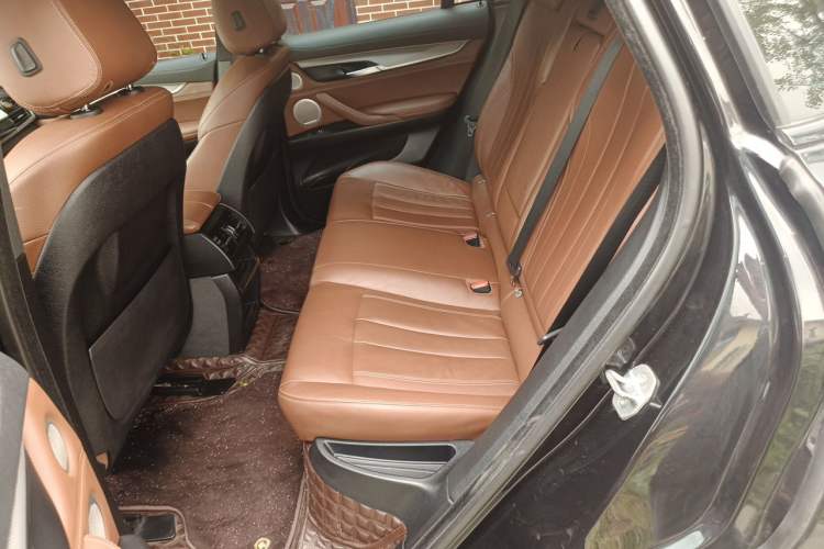 Used BMW X6 2019 xDrive35i Luxury Model with M Sport Package Left Rear Seat