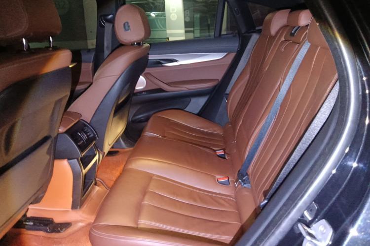 Used BMW X6 2019 xDrive35i Luxury Model with M Sport Package Left Rear Seat