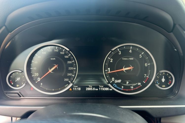 Used BMW X6 2019 xDrive28i M Sport Package Odometer Close Up