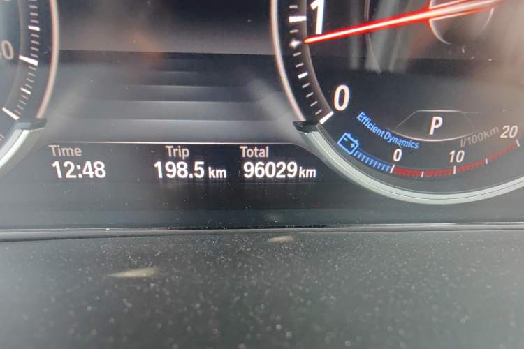 Used BMW X6 2019 xDrive28i M Sport Package Odometer Close Up