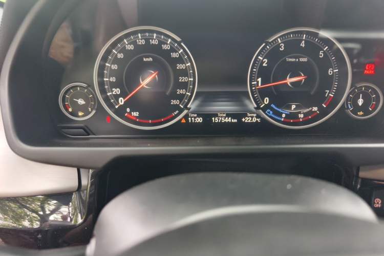 Used BMW X6 2019 xDrive28i M Sport Package Odometer Close Up
