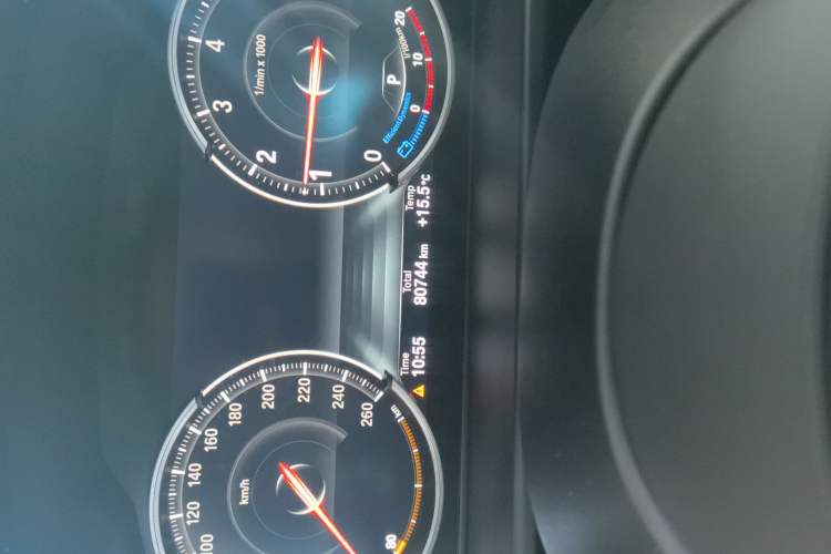 Used BMW X6 2019 xDrive35i M Sport Package Odometer Close Up