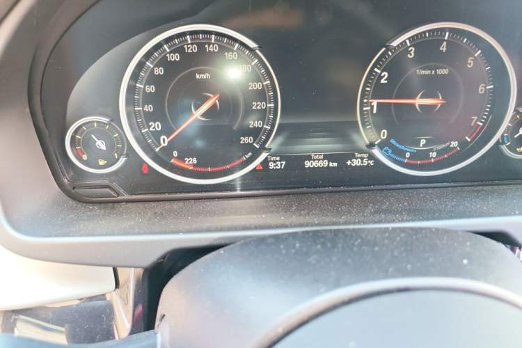 Used BMW X6 2019 xDrive35i M Sport Package Odometer Close Up