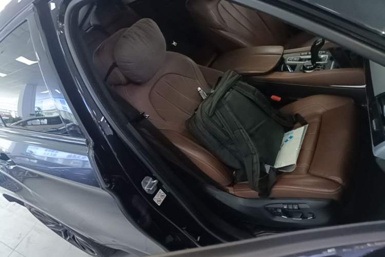 Used BMW X6 2019 xDrive35i M Sport Package Right Front Seat