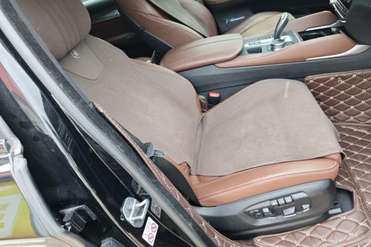 Used BMW X6 2019 xDrive28i M Sport Package Right Front Seat