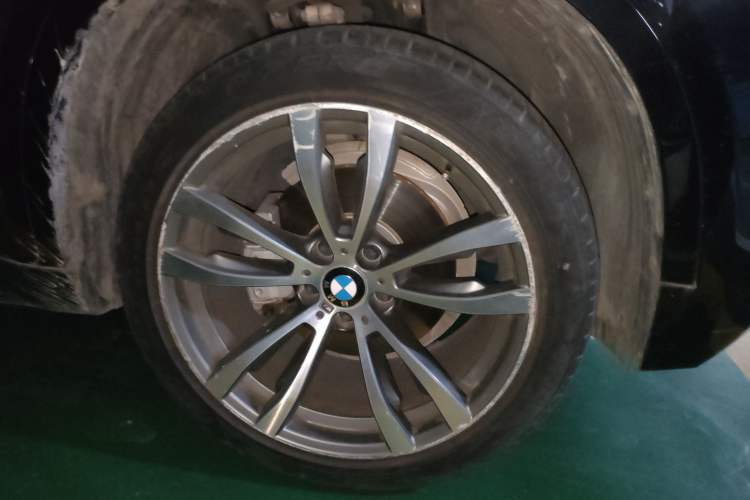 Used BMW X6 2019 xDrive28i M Sport Package Right Front Wheel Hub