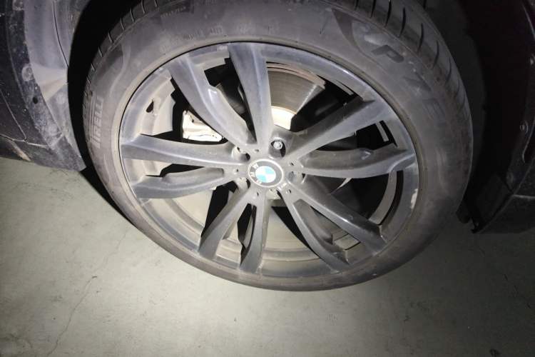 Used BMW X6 2019 xDrive35i M Sport Package Right Front Wheel Hub